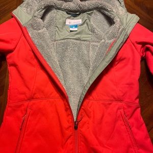 Columbia soft shell fleece lined Omni wind blocker